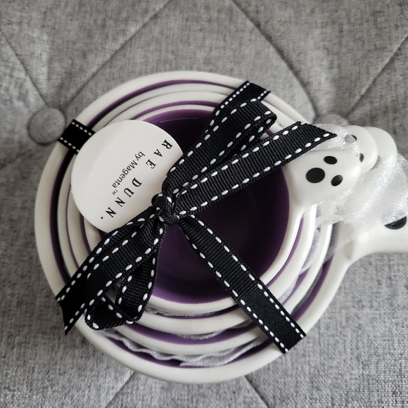 Rae Dunn Halloween Measuring Cups - Picture 2 of 4